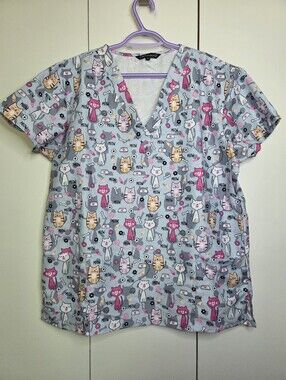 ☀️Women's XL Scrub Double Pocket Playful Cat Print V-Neck